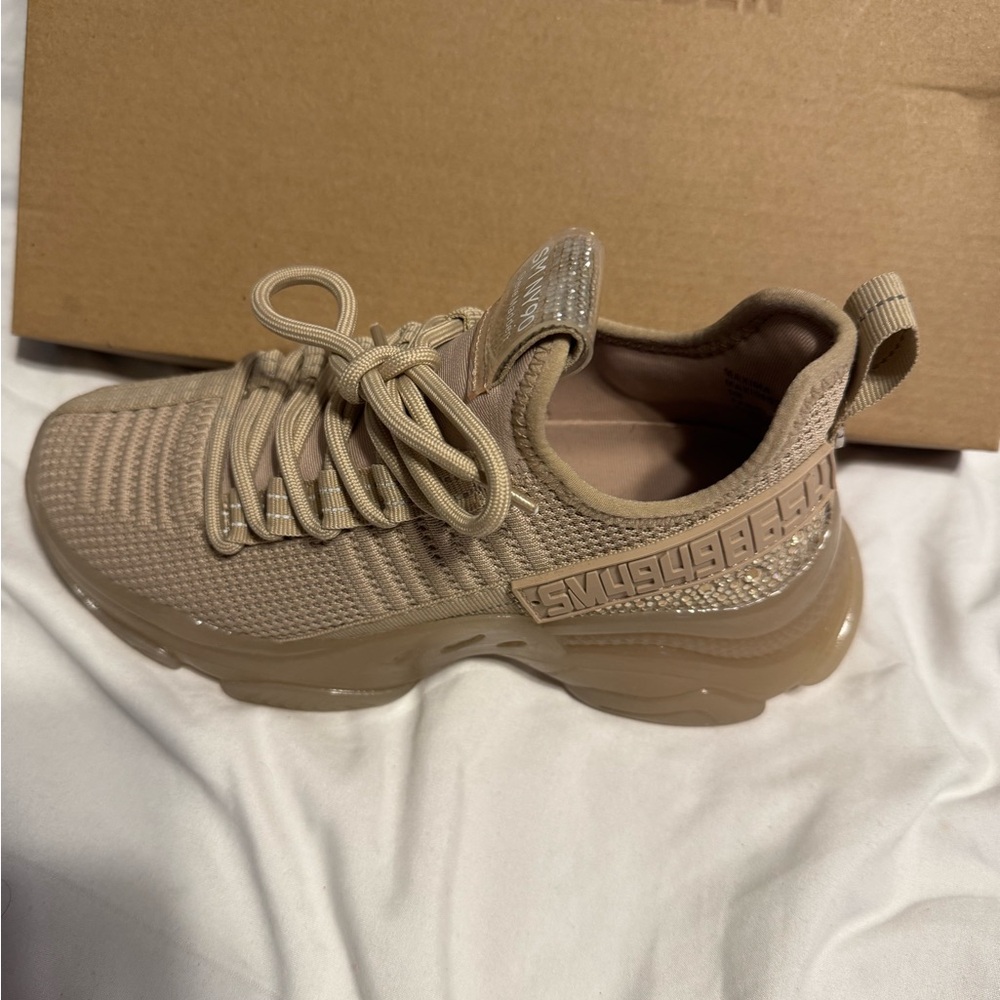 Maxima Women's Sneakers in Beige